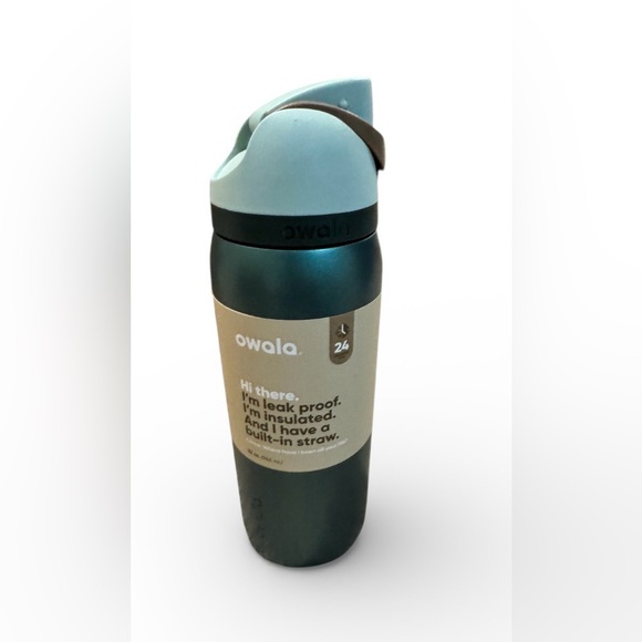 Special Edition Holiday Owala 32oz
Stainless Steel FreeSip Water Bottle - Picture 2 of 6